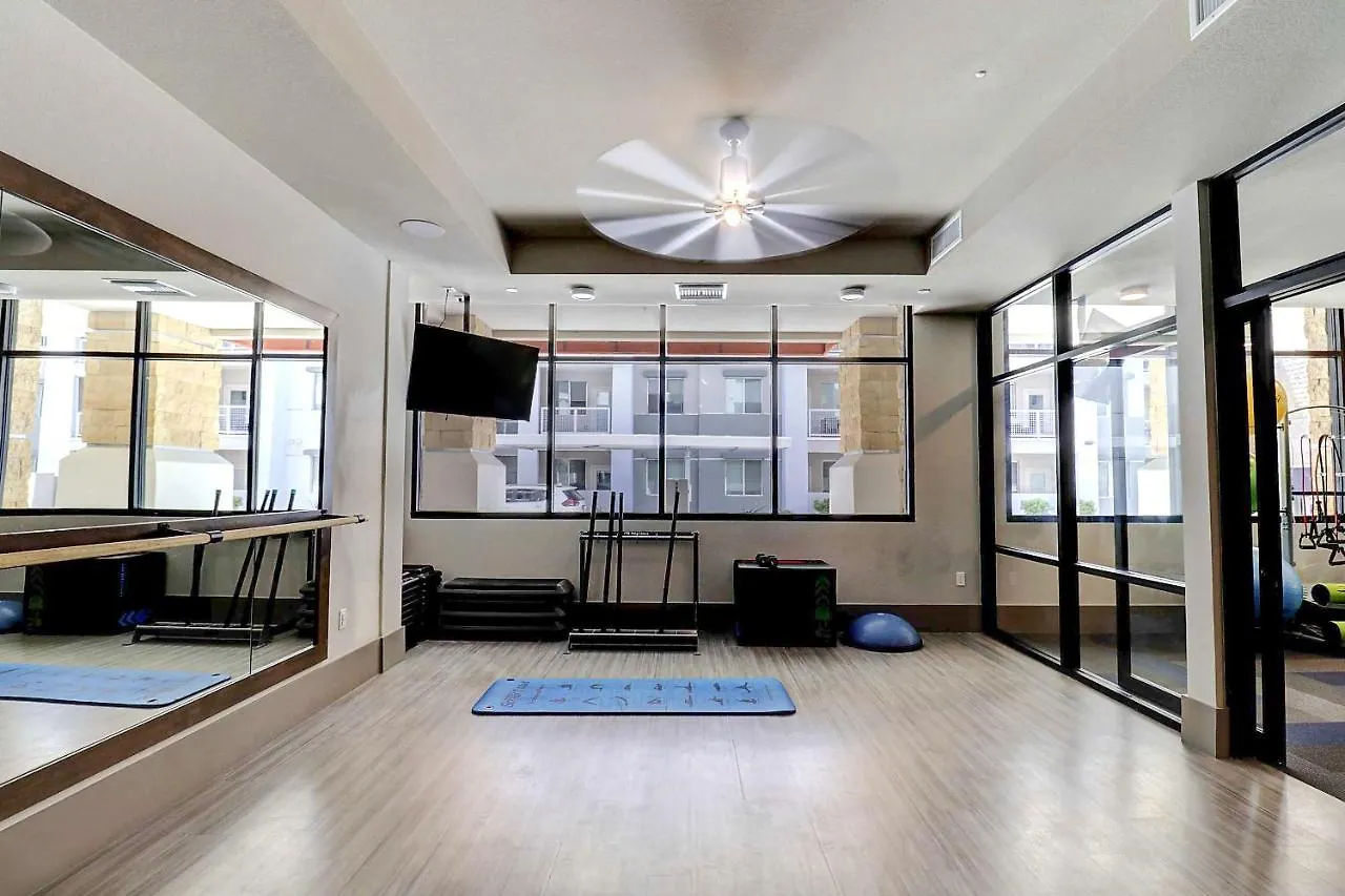 Walk Score 81-Shopping District-King Bed-Parking - G4004 Scottsdale