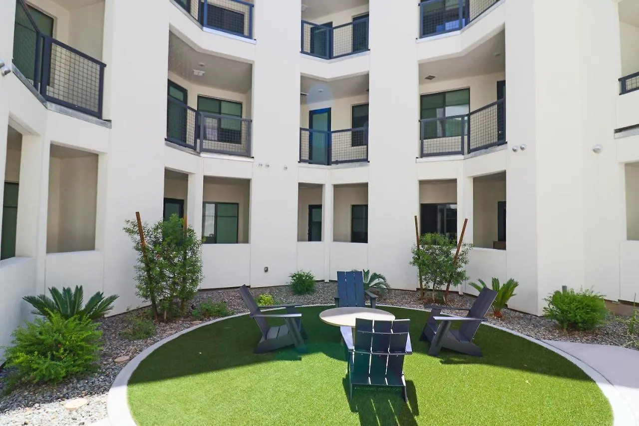 Walk Score 81-Shopping District-King Bed-Parking - G4004 Scottsdale