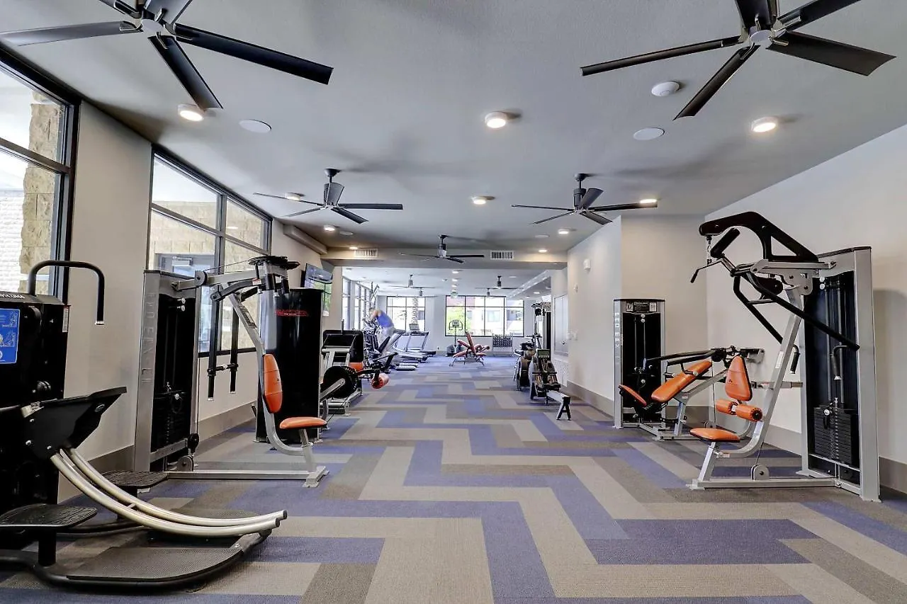 Walk Score 81-Shopping District-King Bed-Parking - G4004 Scottsdale Apartman