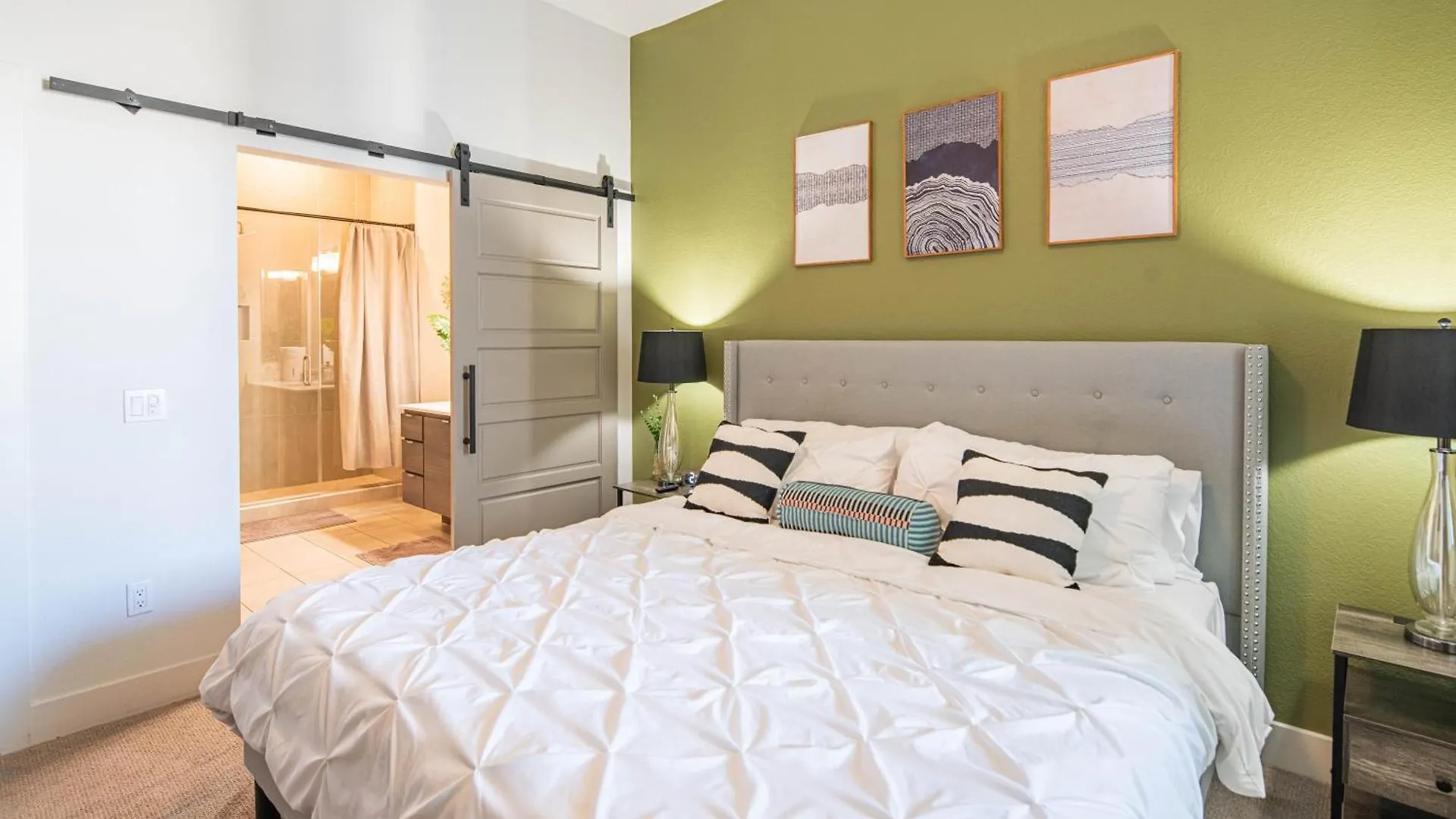 Walk Score 81-Shopping District-King Bed-Parking - G4004 Scottsdale 0*,